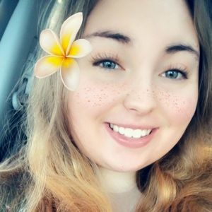 Meet your Posher, Courtney